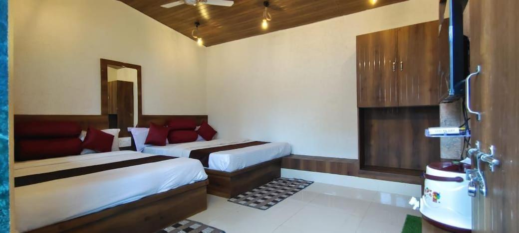 Hotel Payal & Restaurent Pachmarhi ภายนอก รูปภาพ