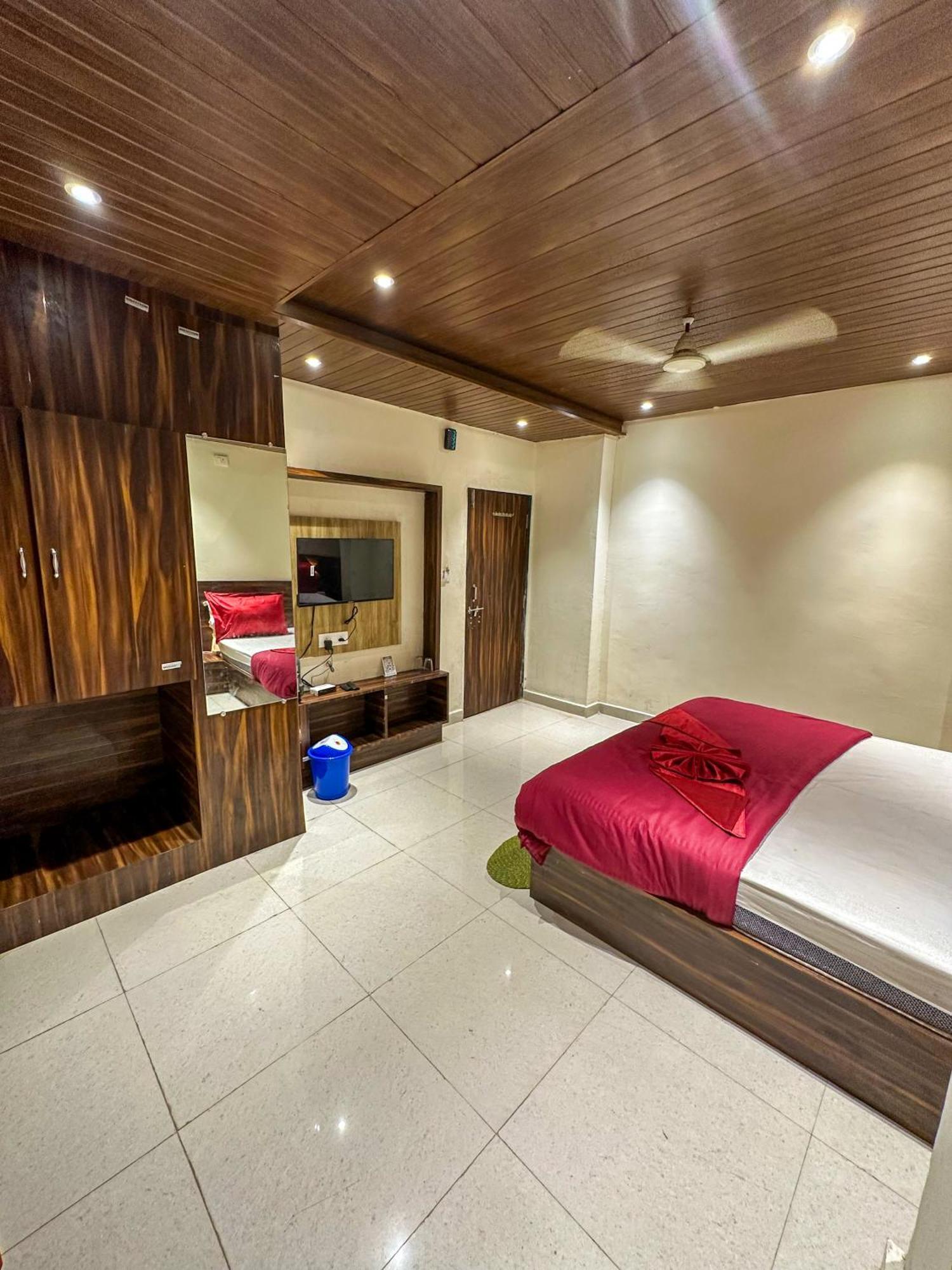 Hotel Payal & Restaurent Pachmarhi ภายนอก รูปภาพ
